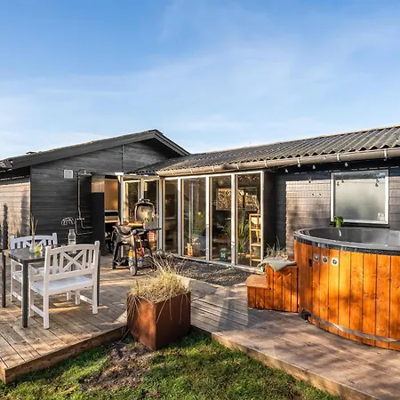 Lovely With A Wilderness Bath, Close To The North Sea And Sondervig Center