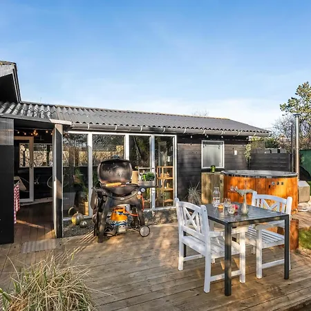Lovely With A Wilderness Bath, Close To The North Sea And Sondervig Center Feriehus